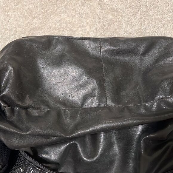 Fabulous preloved handbag 4 outside pockets adjustable strap 1 inside pocket GUC - Picture 11 of 14